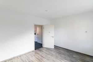 Gepflegtes Einfamilienhaus mit Balkon und langjährig vermieteter Kiosk als Einnahmequelle – Gifhorn (Kreis) – Vorschaubild 8