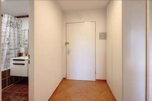 Möbliert: Dachgeschosswohnung mit guter Anbindung in Südlage – Die vollständige Adresse der Immobilie erhältst du vom Anbieter., 81825 Gartenstadt Trudering, München – Vorschaubild 10