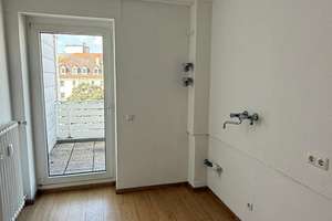 Renovierte 3-Zimmer-Wohnung mit Balkon und TG-Stellplatz – Paßstraße 3, 47198 Alt-Homberg, Duisburg – Vorschaubild 4