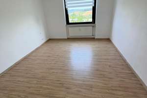 Ruhige Wohnlage, sanierte Wohnung mit Garage – Die vollständige Adresse der Immobilie erhältst du vom Anbieter., 54296 Kürenz, Trier – Vorschaubild 8