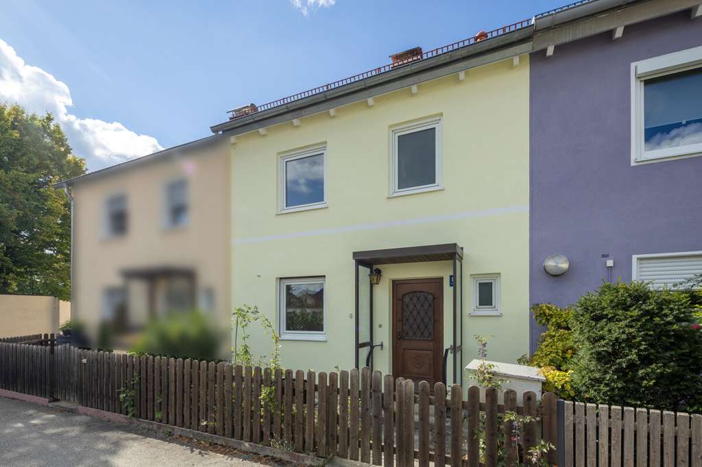 Reihenmittelhaus - vielseitige Nutzung mit Garten, Terrasse und Garage