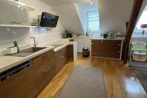 Gepflegte 3,5 Zimmer Dachgeschosswohnung, WG-geeignet, EBK, Balkon – Neugasse 5, 65185 Mitte, Wiesbaden – Vorschaubild 3