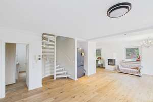 Gepflegtes Zweifamilienhaus mit 1.400 m² Grundstück – Die vollständige Adresse der Immobilie erhältst du vom Anbieter., 76530 Innenstadt, Baden-Baden – Vorschaubild 4