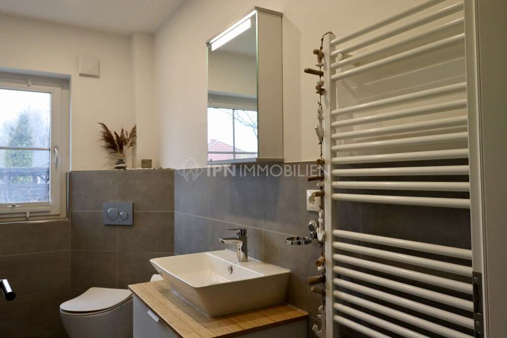 Immobilie in Poppendorf - Moderner, neuwertiger und großzügiger Bungalow mit großem Grundstück in Poppendorf - Bild 3