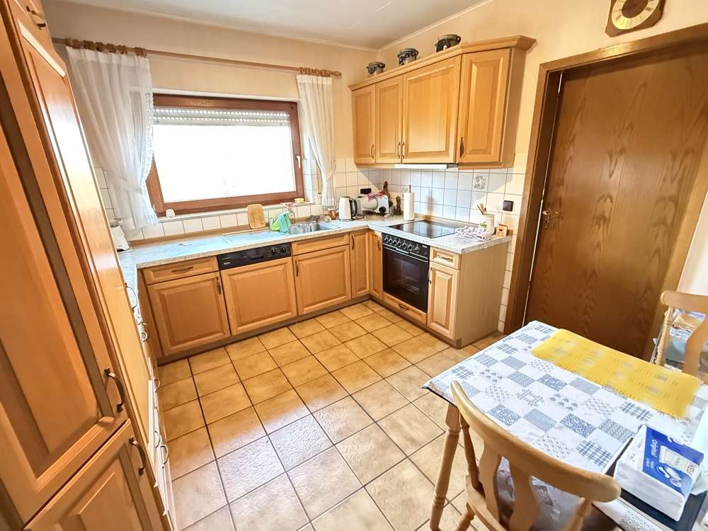 Immobilie in Steimel - Ansprechendes Einfamilienhaus mit außergewöhnlichem Raumangebot in ruhiger Ortsrandlage - Bild 2