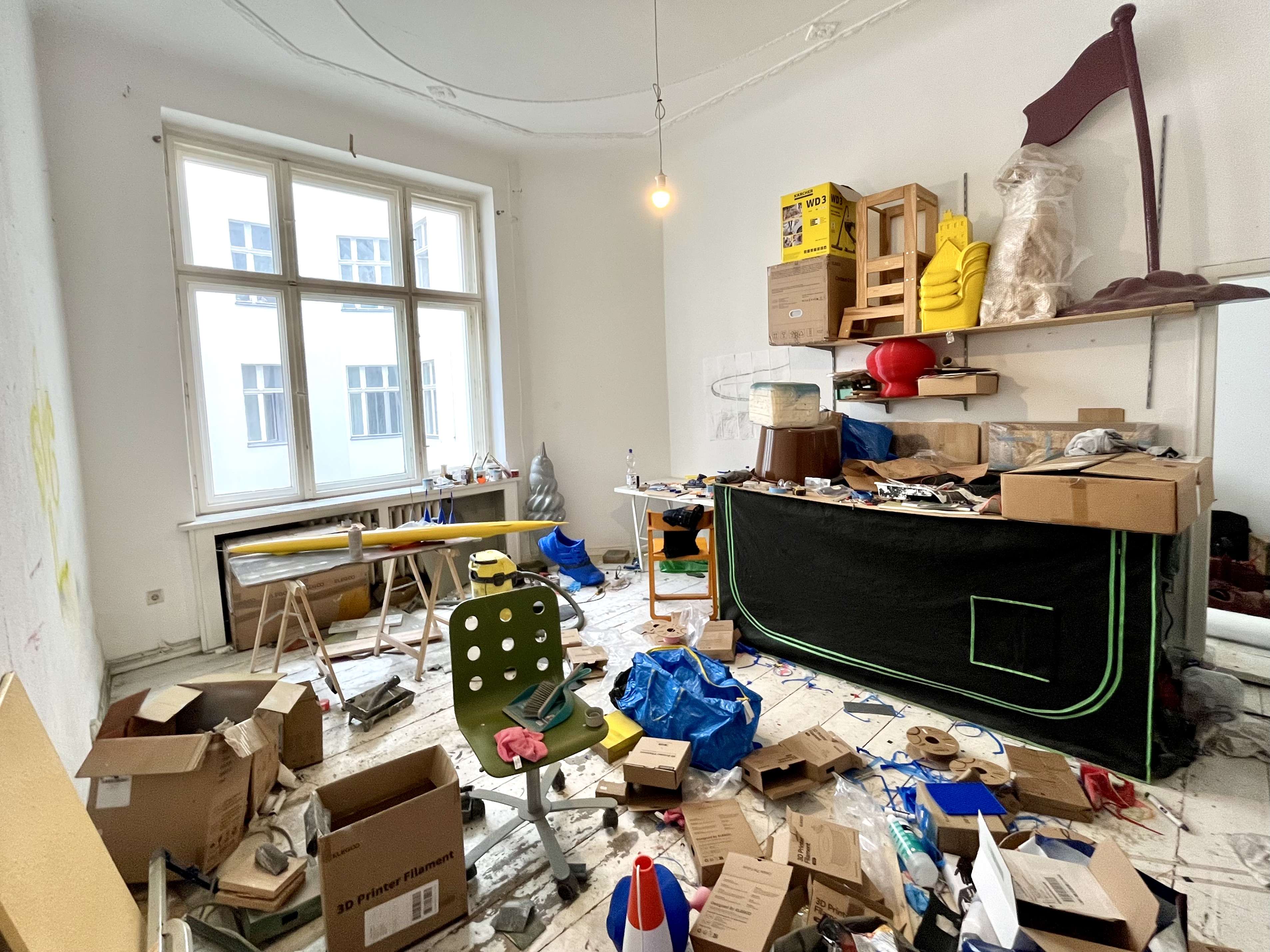 Sanierungsbedürftige 4-Zimmer-Altbauwohnung im ruhigen Seitenflügel in Berlin-Charlottenburg, Berlin – Bild 2