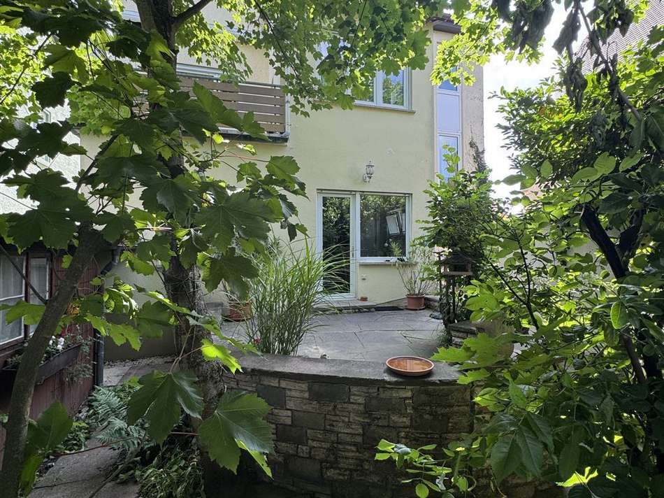 ... mit dem Geräteschuppen
