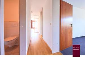 Stuttgart-Botnang: Attraktive 3,5-Zi.-Wohnung im 6. OG, Terrasse/Loggia, Parkett & Einbauküche +++ – Belaustraße 18A, 70195 Botnang-Süd, Stuttgart – Vorschaubild 24