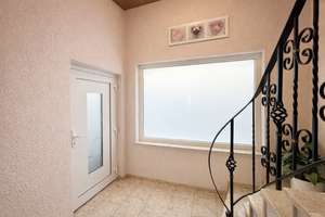 Großzügiges Wohnhaus auf 1.635 m² Grundstück mit Baugrundstück in Mülheim-Kärlich – Die vollständige Adresse der Immobilie erhältst du vom Anbieter., 56218 Mülheim-Kärlich – Vorschaubild 4