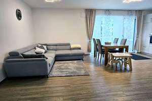 Gemütliche 4-Zimmer-Wohnung im Erdgeschoss - mit Balkon und Garten in Sulzbach-Rosenberg – Die vollständige Adresse der Immobilie erhältst du vom Anbieter., 92237 Sulzbach-Rosenberg – Vorschaubild 2