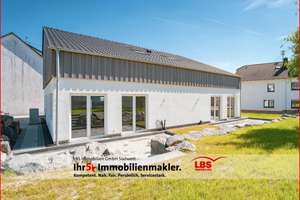 Nachhaltig wohnen mit Weitblick – Neubau-Doppelhaushälfte im Effizienzhaus-40-Standard