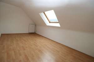 Gemütliche 2,5-Zi-DG-Whg über den  Dächern von Gelsenkirchen – Rotthauser Straße 31, 45879 Altstadt, Gelsenkirchen – Vorschaubild 3