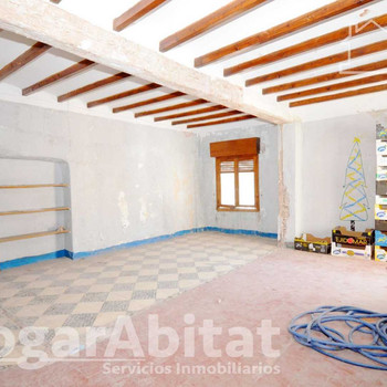 INVESTITIONSMÖGLICHKEIT! ECKHÄUSER ZUR RENovIERUNG MIT TERRASSE