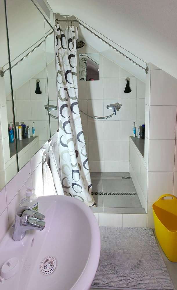 Immobilie in Esthal - Einzugsbereites Familien- oder Ferienhaus mit schönem Garten und top Freizeitangeboten in Waldlage - Bild 4