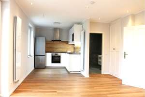 *** schicke 2-Zimmerwohnung, Erstbezug nach Kernsanierung,  Balkon und hochwertige Einbauküche ***