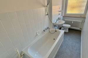 Schöne familienfreundliche 4-Zimmer-Wohnung mit Loggia nähe Augsburg-Kuhsee zu vermieten  – Mittenwalder Straße 13, 86163 Hochzoll-Süd, Augsburg – Vorschaubild 8