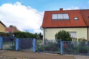 Doppelhaushälfte in beliebter Siedlungslage – Die vollständige Adresse der Immobilie erhältst du vom Anbieter., 8062 Niederplanitz, Zwickau – Vorschaubild 1