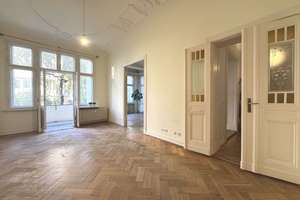 TOLLE, SEHR GROSSZÜGIGE 5-6 ZIM. ALTBAU-WHG. + BALKON UNWEIT MEYERINCKPLATZ u. KURFÜRSTENDAMM – Sybelstraße 00, 10629 Charlottenburg, Berlin – Vorschaubild 10