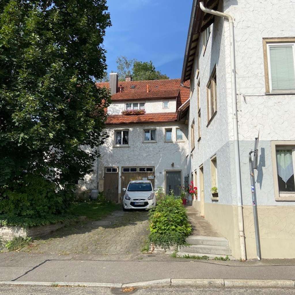 Von privat: Mehrfamilienhaus in Mergelstetten