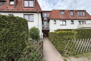Attraktive Kapitalanlage in grüner Lage – Helle DG-Wohnung mit Balkon – Die vollständige Adresse der Immobilie erhältst du vom Anbieter., 12621 Kaulsdorf, Berlin – Vorschaubild 1