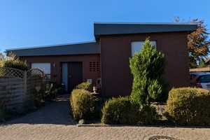 Charmantes Split-Level-Haus mit moderner Ausstattung und pflegeleichtem Garten! Ideal für die kleine – Wesermarsch (Kreis) – Vorschaubild 1