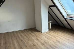 Teilmodernisierte 3-Zimmer-Maisonette-Dachgeschoßwohnung mit Balkon in Köln-Buchheim – Die vollständige Adresse der Immobilie erhältst du vom Anbieter., 51065 Buchheim, Köln – Vorschaubild 9