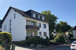 2-Zimmer-Dachgeschosswohnung mit PKW-Stellplatz, nähe Symrise – Sollingstraße 26, 37603 Holzminden – Vorschaubild 2