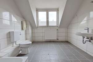 Fünffamilienhaus mit 87 m² leerer Wohnung und großem Garten. – Die vollständige Adresse der Immobilie erhältst du vom Anbieter., 46145 Sterkrade-Mitte, Oberhausen – Vorschaubild 6