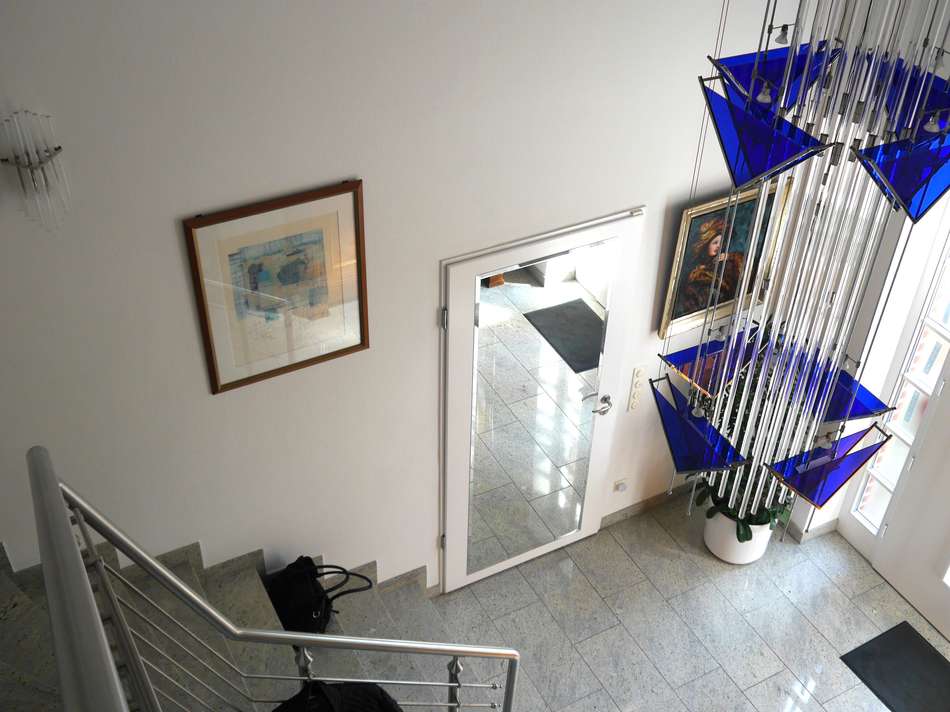 Treppenhaus zum Eingang hin