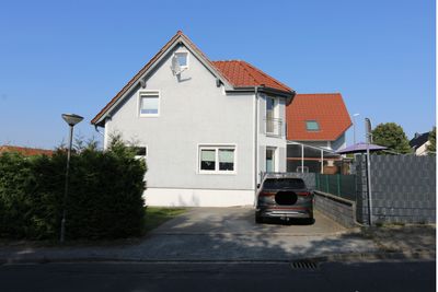 Ankommen und wohlfühlen – Helle Doppelhaushälfte mit Garten in SZ-Bad