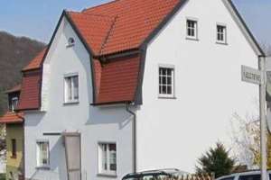Geräumiges Einfamilienhaus mit kleinem Garten in Marsberg – Die vollständige Adresse der Immobilie erhältst du vom Anbieter., 34431 Marsberg – Vorschaubild 1
