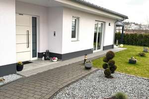 Exklusiver, neuwertiger Bungalow in begehrter Lage von Sigmaringen – Die vollständige Adresse der Immobilie erhältst du vom Anbieter., 72488 Sigmaringen – Vorschaubild 2