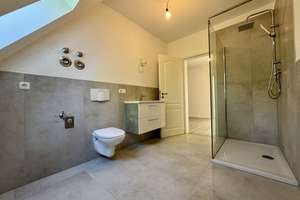 Außergewöhnliche und sanierte Dachgeschoss-Wohnung mit 4 Zimmern und Gäste-WC in Top-Lage! – Adelheidring 15, 39108 Stadtfeld Ost, Magdeburg – Vorschaubild 19