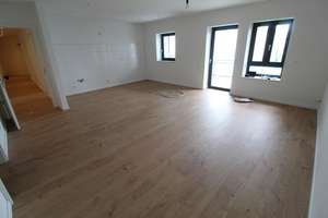 Große Wohnung sucht nette Familie! Bad mit Wanne und Dusche! Balkon! Fahrstuhl! Bus System – Fichtestraße 39, 39112 Sudenburg, Magdeburg – Vorschaubild 3