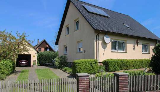 Bild von Sofort wohlfühlen: 7-Zi.-EFH mit Garten, Garage und 2 Freistellplätzen in Hoitlingen