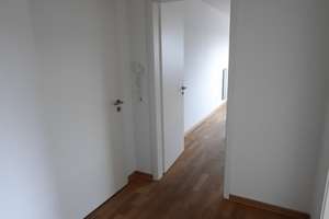 Attraktive 2-Dachgeschoss-Zimmer-Wohnung mit Balkon in Erfurt/Löbervorstadt – Die vollständige Adresse der Immobilie erhältst du vom Anbieter., 99096 Löbervorstadt, Erfurt – Vorschaubild 2