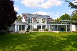 Modernes Architektenhaus mit Schwimmhalle in ruhiger Lage von Jesteburg – Harburg (Kreis) – Vorschaubild 11