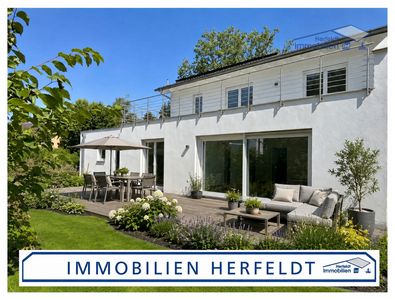 Erstbezug! Moderne Neubau DHH mit ELW in Niedrigenergiebauweise & Doppelgarage - Top Preis!