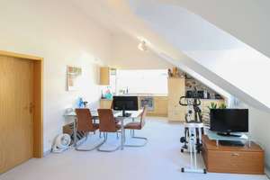2-Zi.-Dachgeschosswohnung in ruhiger Wohnlage von Pasing-Obermenzing – Die vollständige Adresse der Immobilie erhältst du vom Anbieter., 81245 Obermenzing, München – Vorschaubild 3