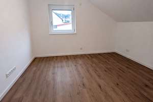 Kernsaniertes EFH mit 21,6 kW PV-Anlage, Südgarten & großer Terrasse in Regenstauf – Geisberg 24 24, 93128 Regenstauf – Vorschaubild 7