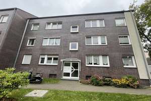 Gepflegte 3-Raum-Wohnung, KDB und Balkon mit Blick ins Grüne