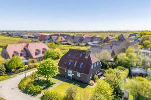 Rückzugsort oder Dauerwohnsitz auf Langeoog: Großzügiges Landhaus mit Garten