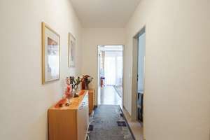 Modern & angenehm: 2-Zimmer-Wohnung mit Balkon, Aufzug und Einbauküche in ruhiger Lage – Die vollständige Adresse der Immobilie erhältst du vom Anbieter., 77933 Lahr/Schwarzwald – Vorschaubild 3