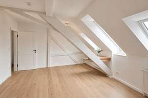 ERSTBEZUG NACH RENOVIERUNG - 4-Zimmer Wohnung im Stadtzentrum