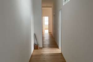 Hell und ruhig! Sanierte 4 Zimmer Altbauwohnung in Mitten der Duisburger Innenstadt. – Kuhstr. 23-25, 47051 Altstadt, Duisburg – Vorschaubild 10