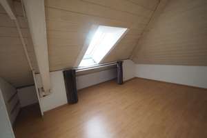 ++City Wohnung in Ulm++ Helle, renovierungsbedürftige DG-Wohnung mit 2-Bädern, EBK, 1 Stellplatz – Die vollständige Adresse der Immobilie erhältst du vom Anbieter., 89073 Oststadt, Ulm – Vorschaubild 5