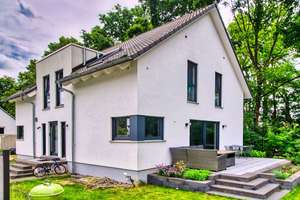 Modernes Familienhaus nahe dem Wasser – energieeffizient, großzügig und bezugsfertig – 13503 Heiligensee, Berlin – Vorschaubild 1