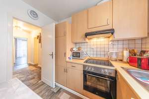 Zauberhaft wohnen in Lübeck: Liebevoll gepflegte Drei-Zimmer-Eigentumswohnung mit Balkon – Die vollständige Adresse der Immobilie erhältst du vom Anbieter., 23554 Sankt Lorenz Nord, Lübeck – Vorschaubild 21