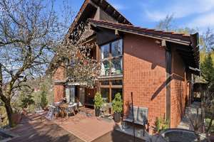 Großzügige Villa mit Einliegerwohnung, Pool und Panoramablick am Fuße der Achalm – Die vollständige Adresse der Immobilie erhältst du vom Anbieter., 72760 Reutlingen-Mitte, Reutlingen – Vorschaubild 2