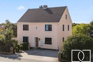 Idyllisches Reitanwesen! Zweifamilienhaus mit Nebengebäuden, Offenstall und Reitplatz – Die vollständige Adresse der Immobilie erhältst du vom Anbieter., 95506 Kastl – Vorschaubild 1